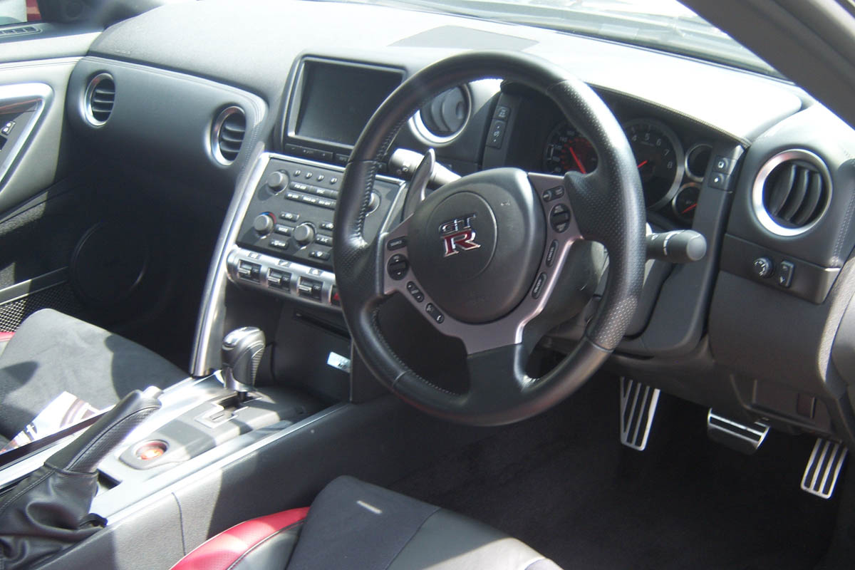 Nissan GT-R