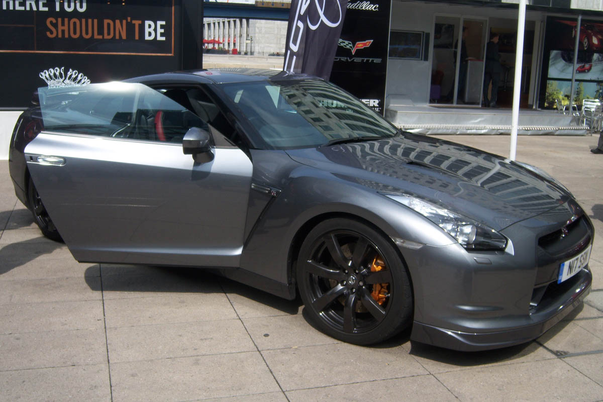 Nissan GT-R