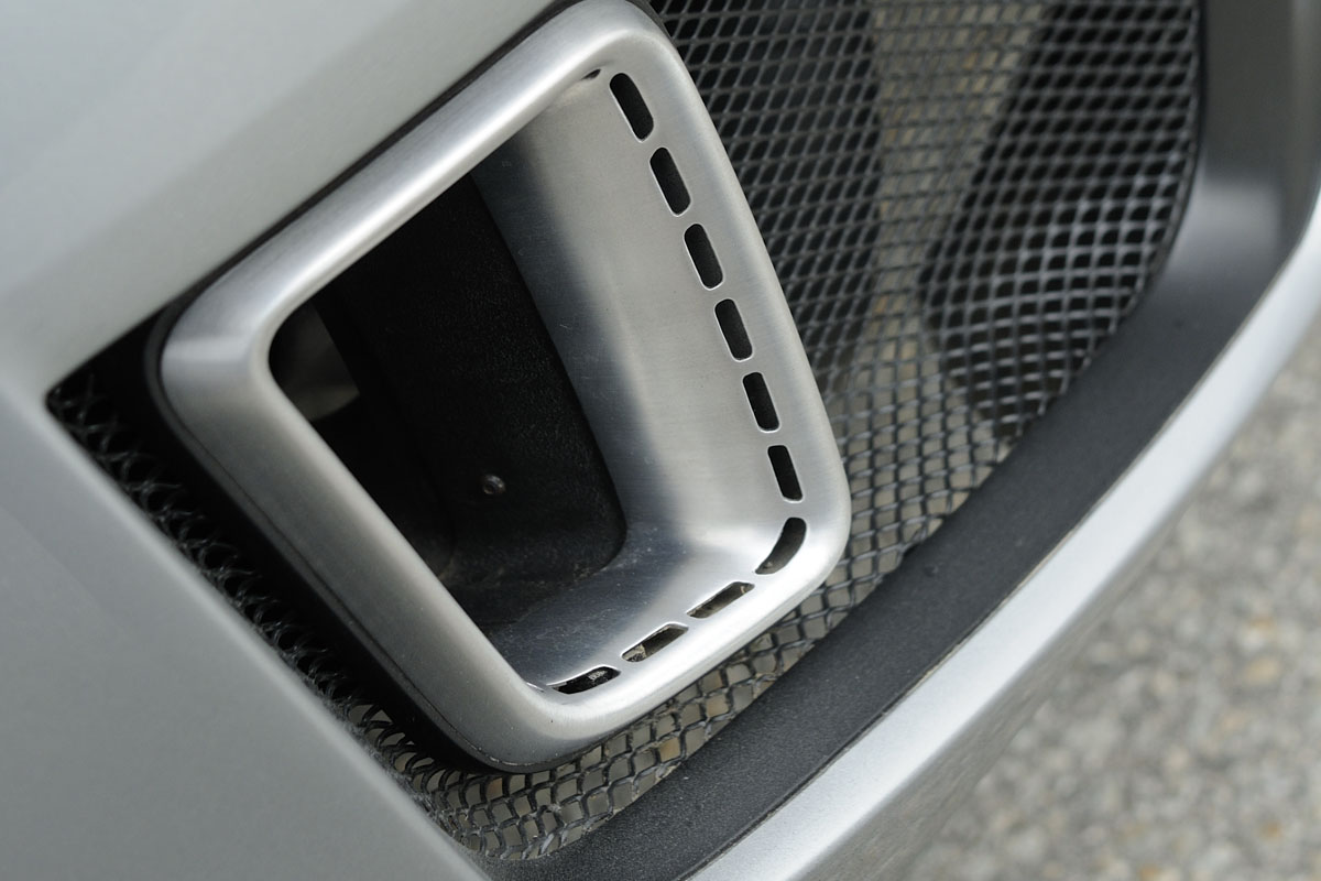 Volkswagen Bluesport tailpipe