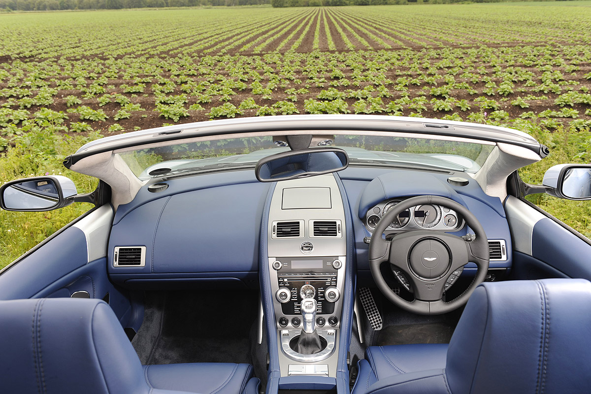 Aston Martin DBS Volante interior