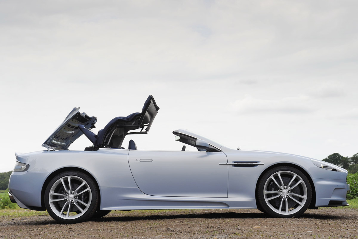 Aston Martin DBS Volante