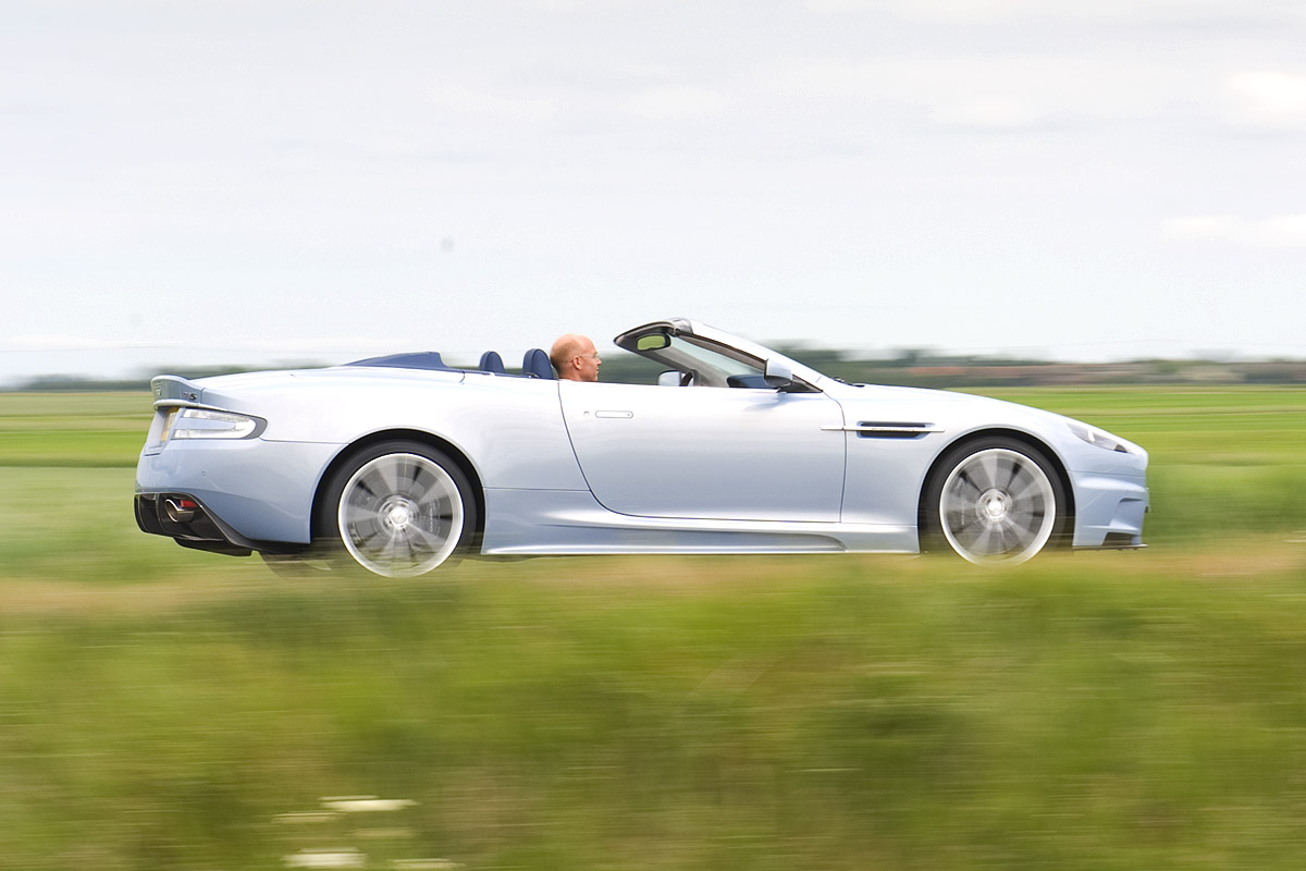 Aston Martin DBS Volante