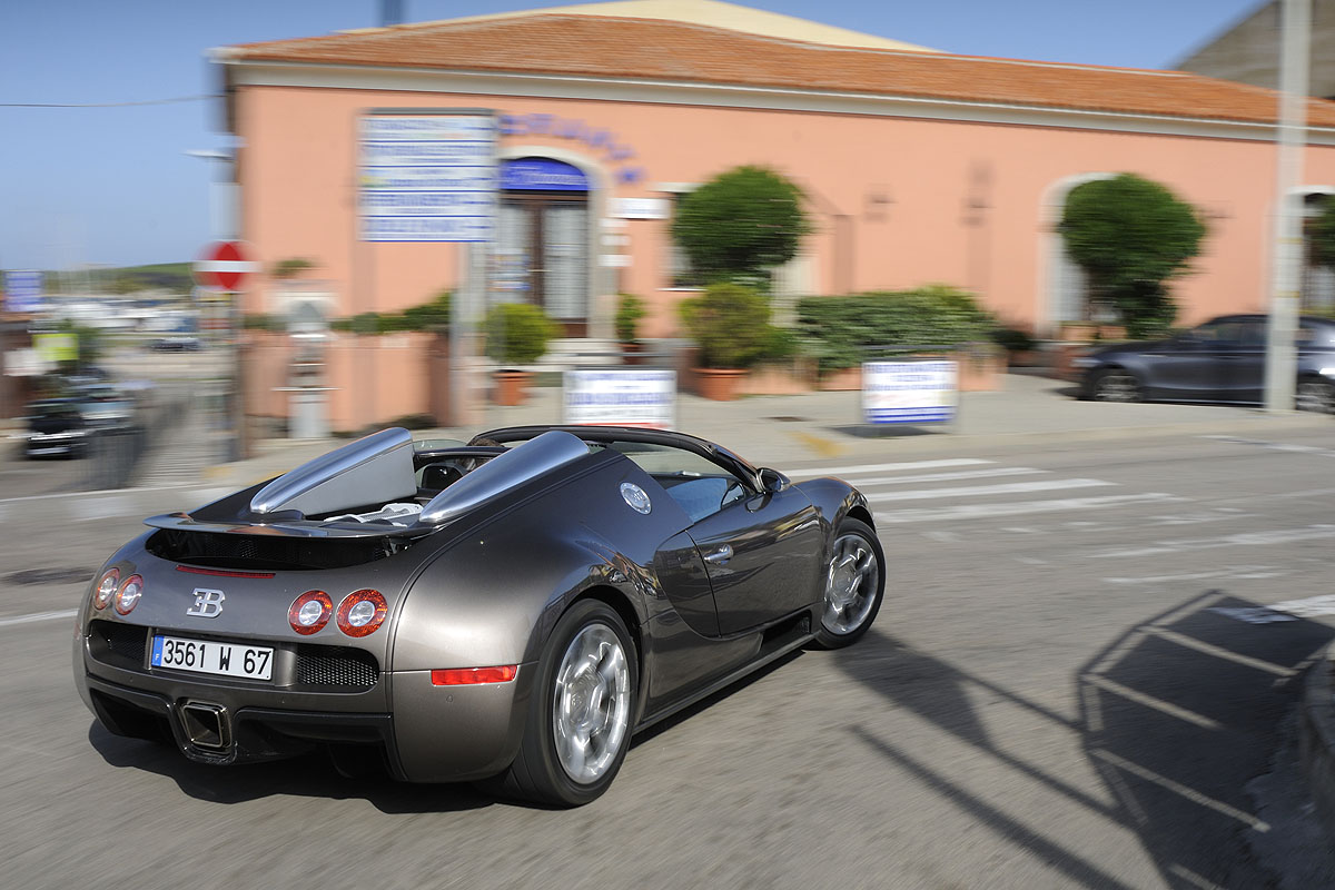 Bugatti Veyron Grand Sport rear