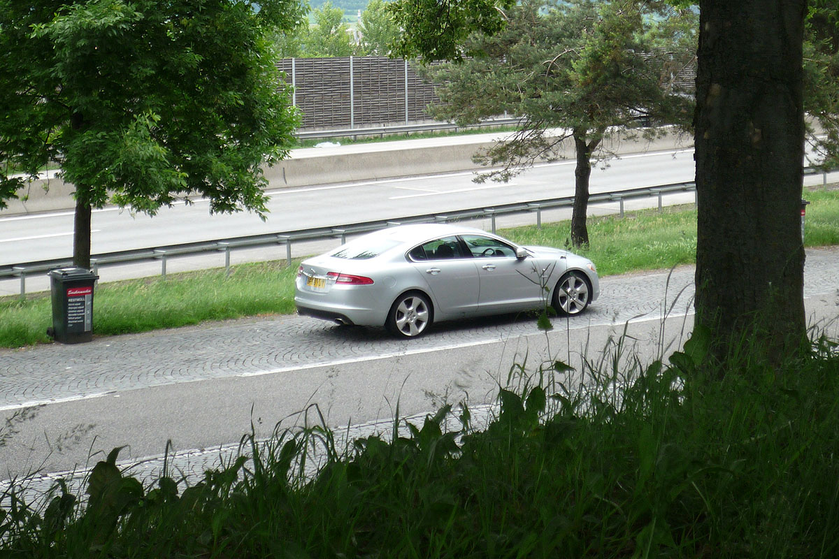 Jaguar SV8