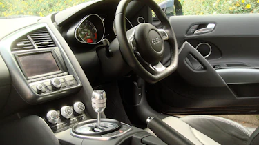 Audi R8 V8 interior