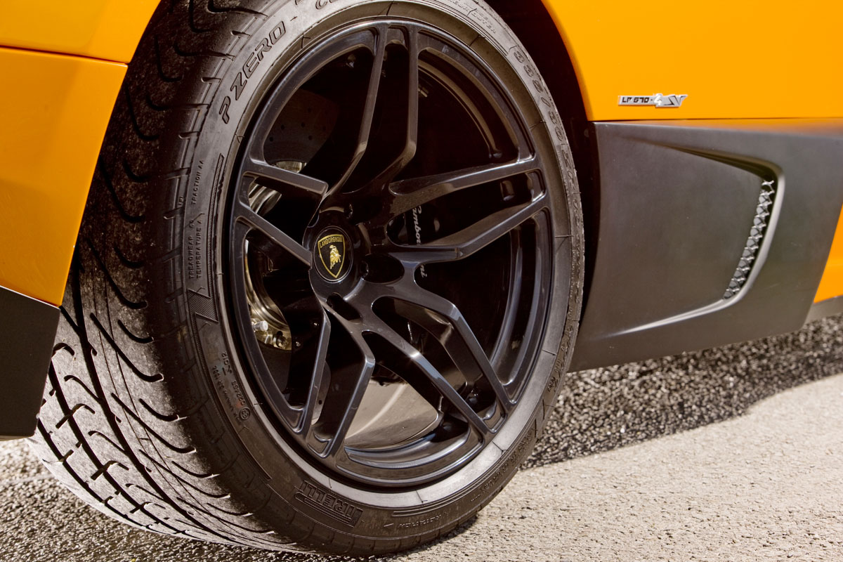 Lamborghini Murcielago wheel