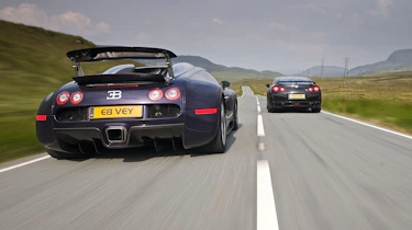 Nissan GT-R v Bugatti Veyron