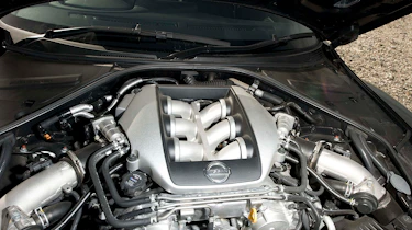 Nissan GT-R engine