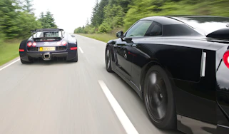 Nissan GT-R v Bugatti Veyron