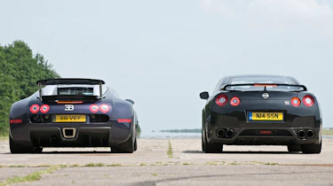 Nissan GT-R v Bugatti Veyron