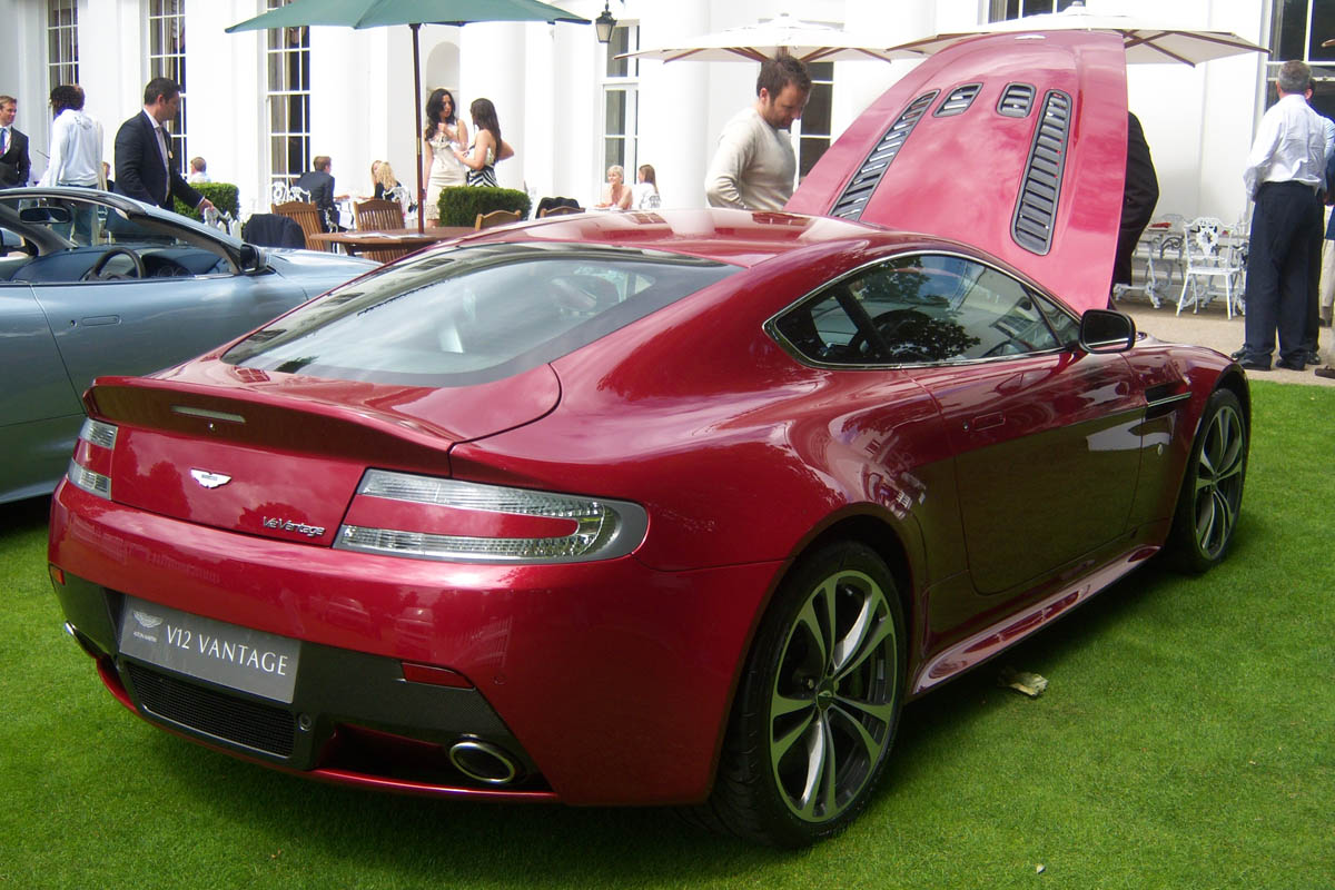 Aston V12 Vantage
