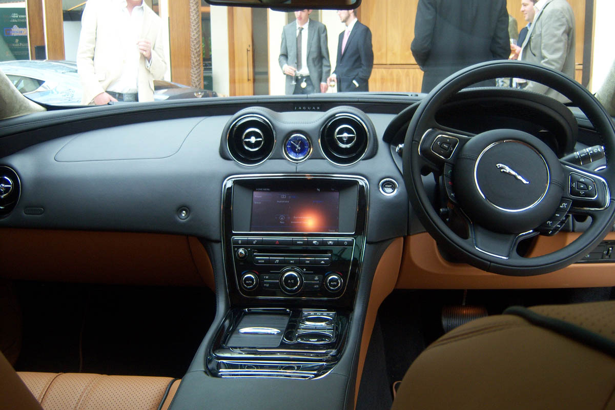 Jaguar XJ