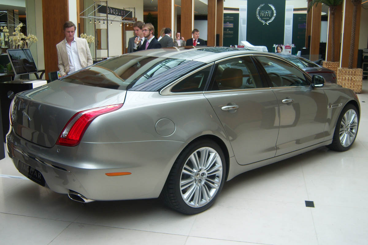 Jaguar XJ