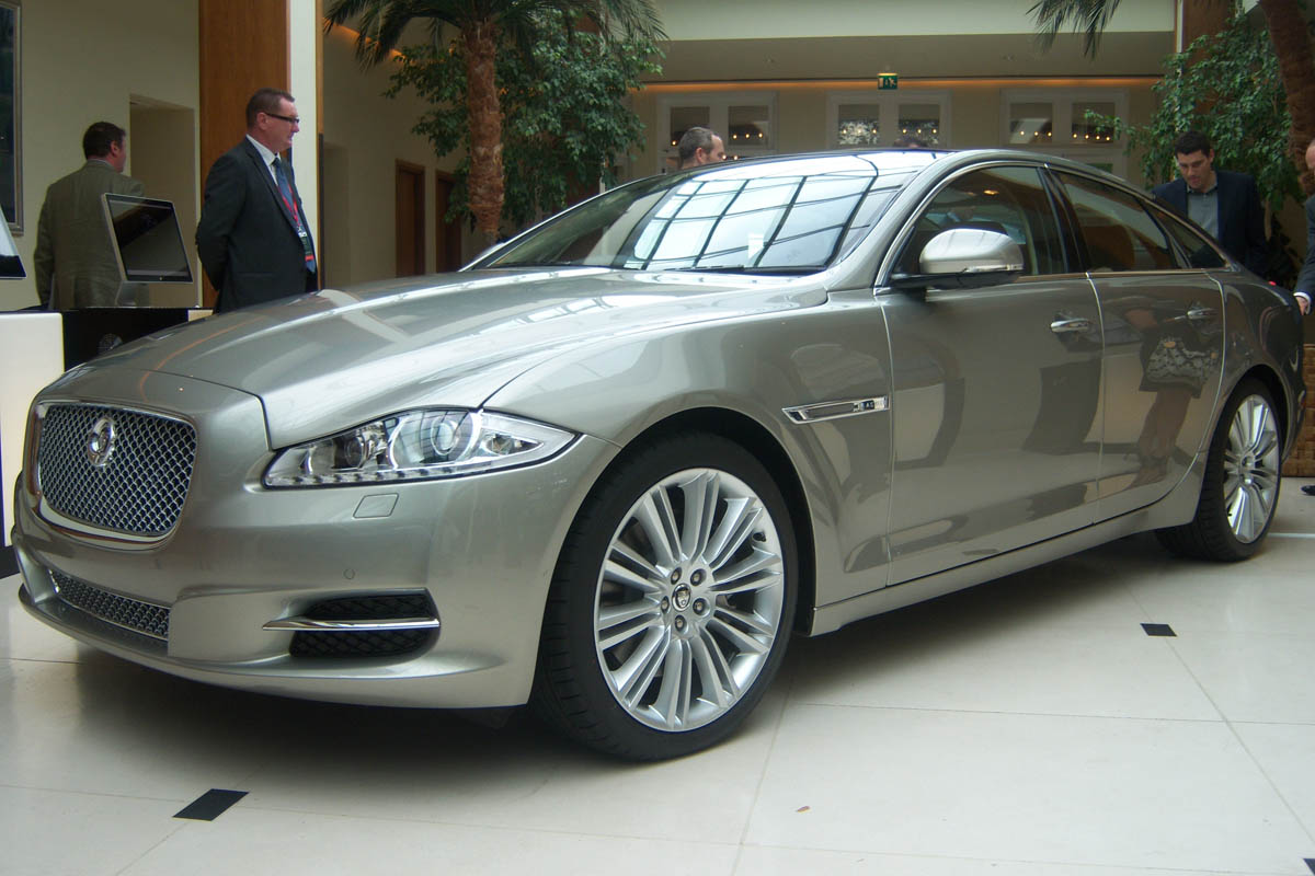 Jaguar XJ