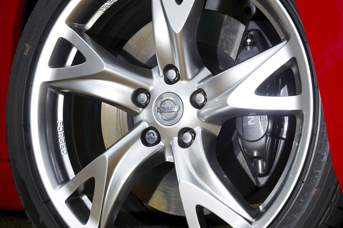 Nissan 370Z alloy wheel