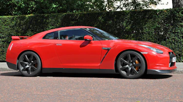 Nissan GT-R