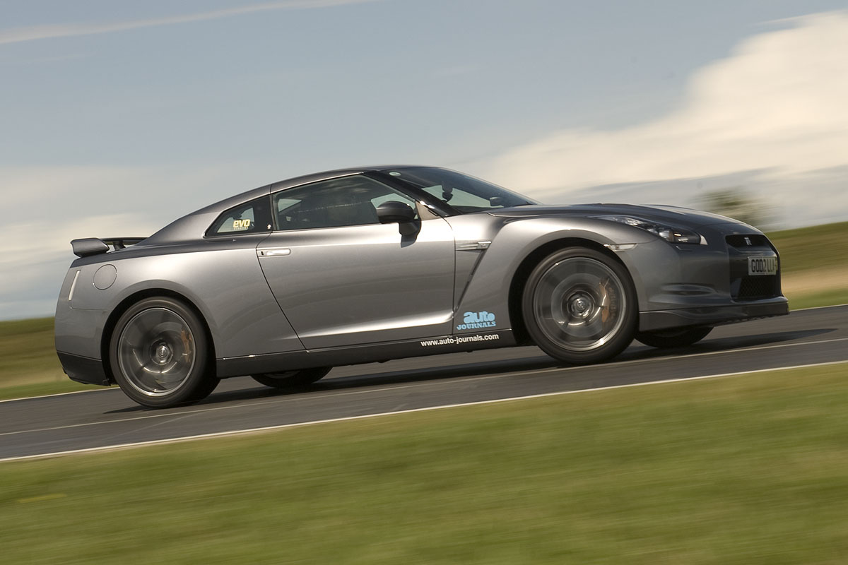 Nissan GT-R