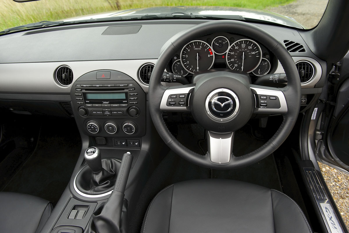 Mazda MX-5 interior