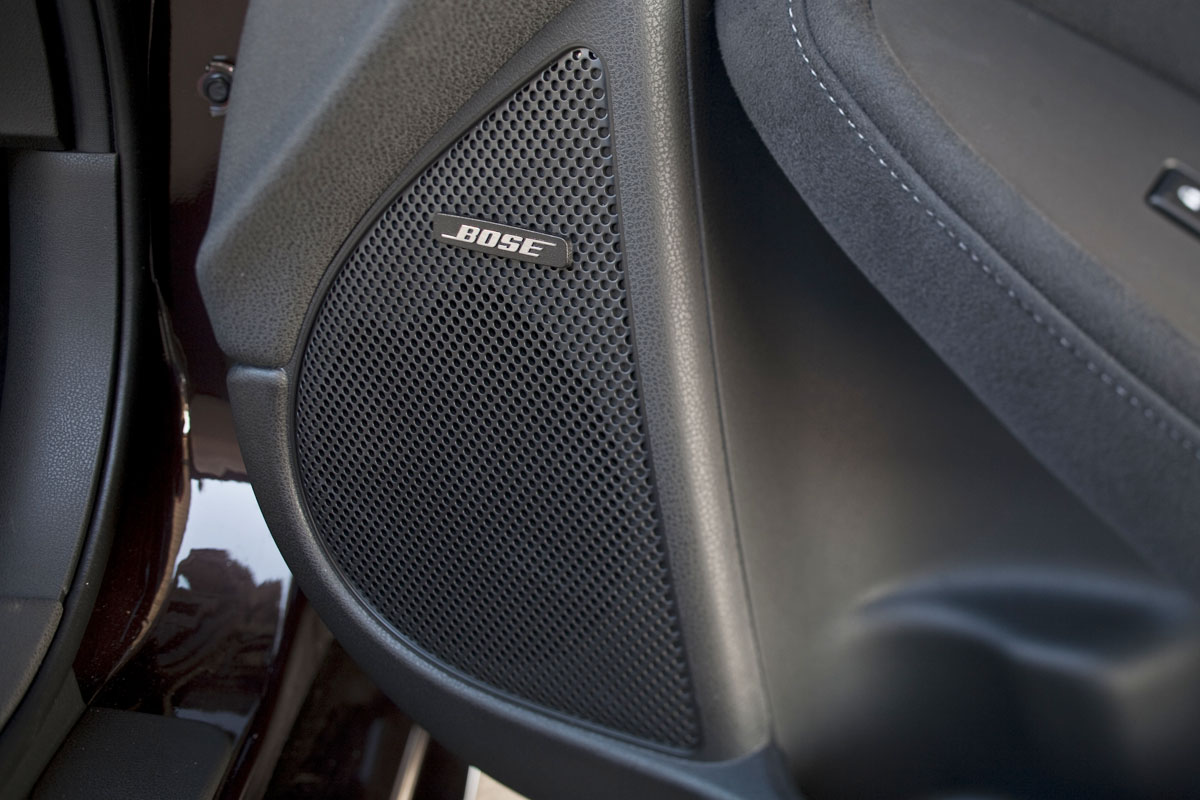 Nissan 370Z Roadster Bose speaker