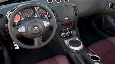 Nissan 370Z Roadster interior