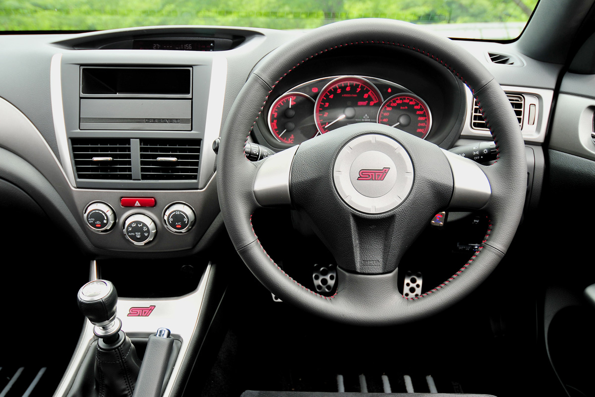 Subaru Impreza WRX STI MY08 review – interior