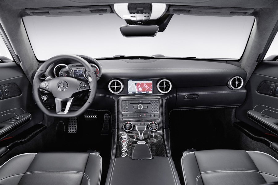 Mercedes-Benz SLS AMG interior