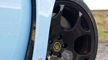 Noble M400