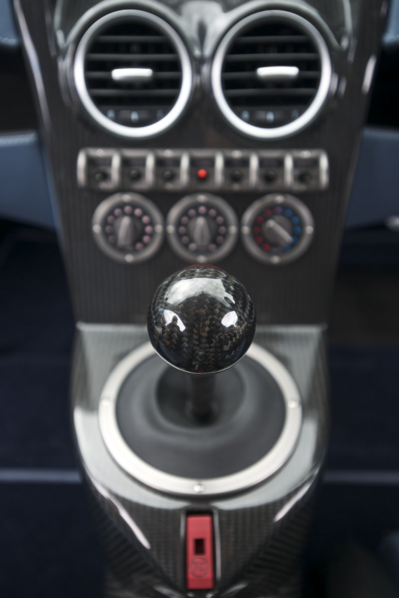 Noble gear lever console