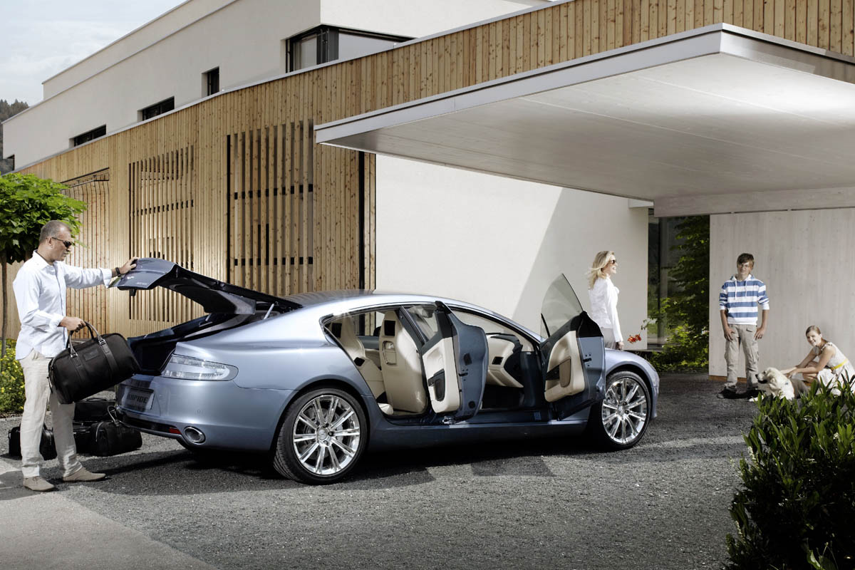 Aston Martin Rapide supersaloon