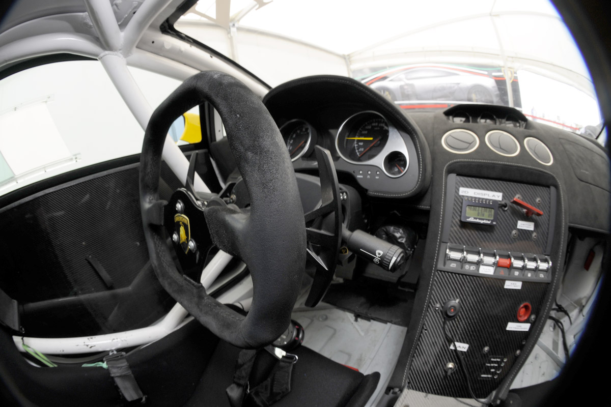 Lamborghini Super Trofeo interior