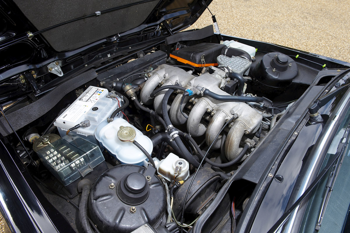 Alpina B6 engine