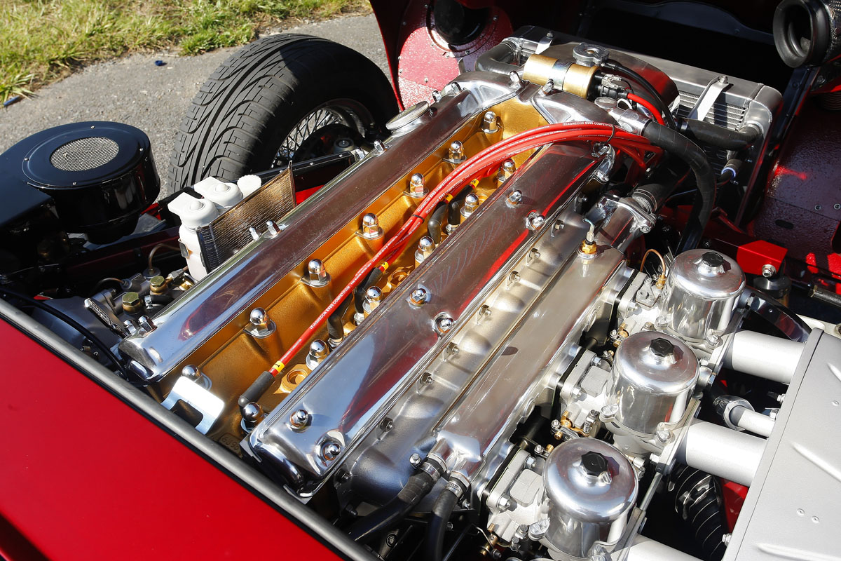 Eagle E-type Speedster engine