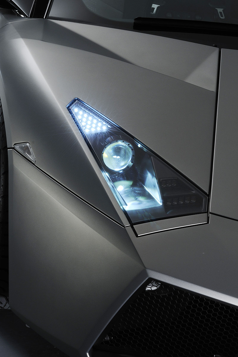 Lamborghini Reventon Roadster headlight