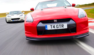 Lotus Evora v Nissan GT-R