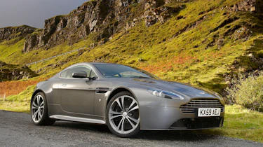 Aston Martin V12 Vantage