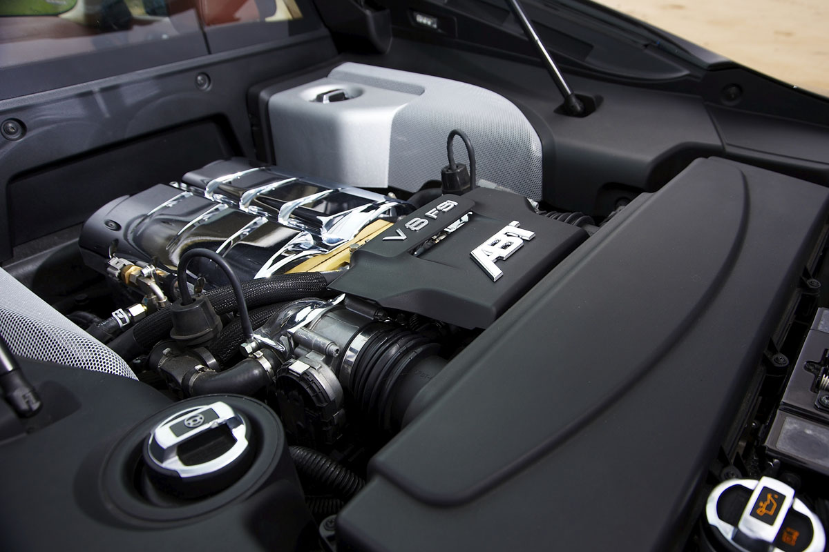 Audi R8-R supercharged engine