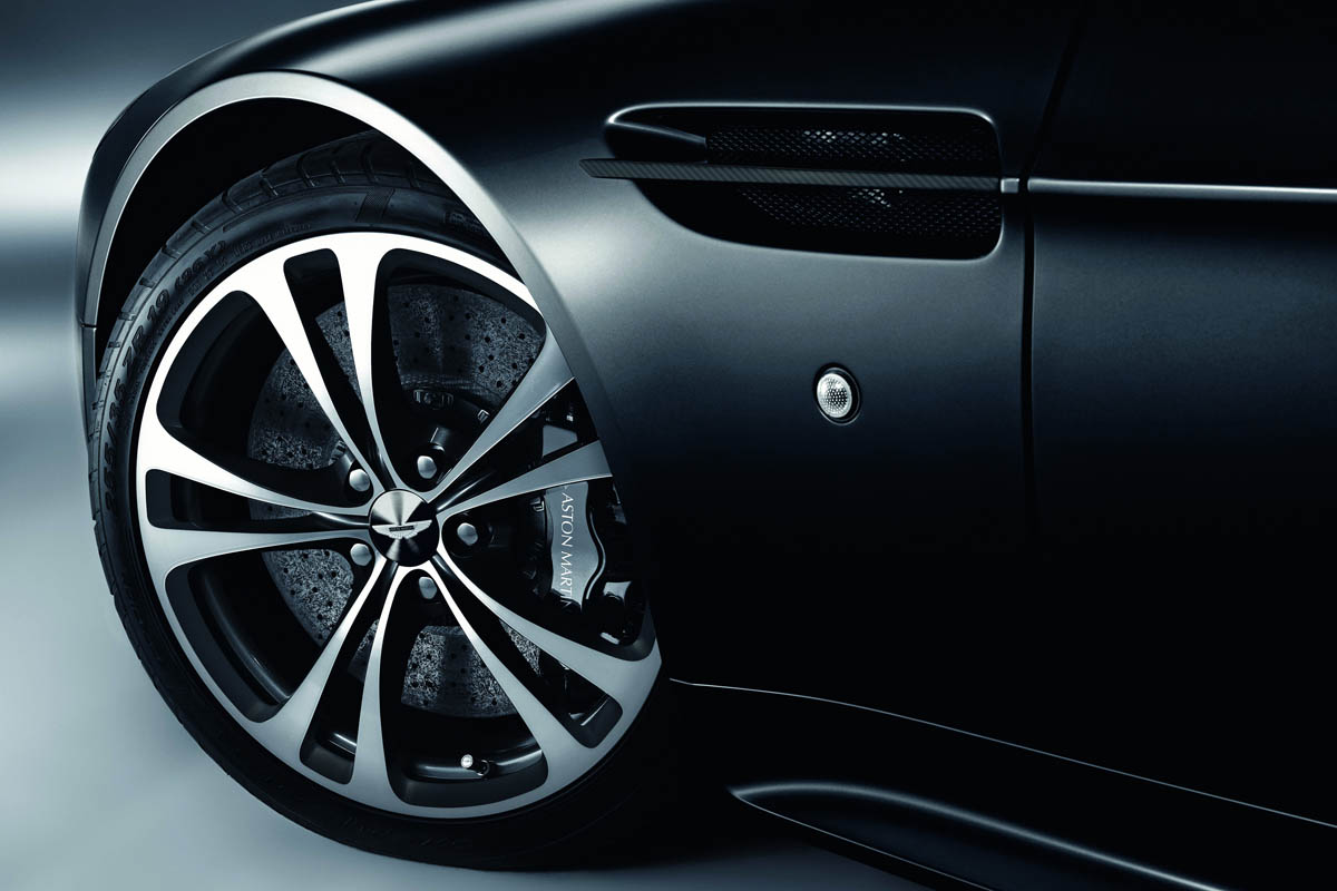 Aston Martin V12 Vantage