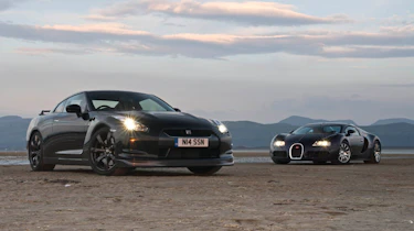 Bugatti Veyron v GT-R