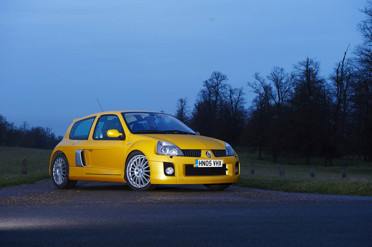Renault Sport Clio V6 255 Liquid Yellow