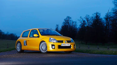 Renault Sport Clio V6 255 Liquid Yellow