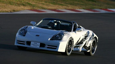 Toyota MR2 hybrid roadster
