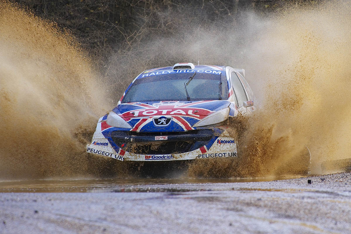 Peugeot 207 S2000 rally car