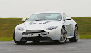 Aston Martin V12 Vantage