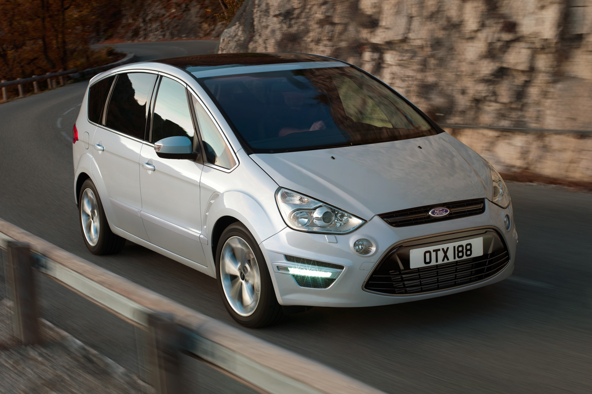 Ford S-MAX front action