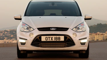Ford S-MAX front view