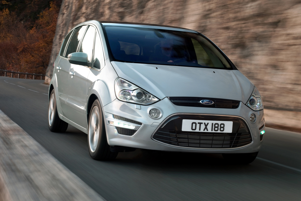 Ford S-MAX front action