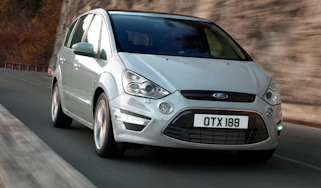 Ford S-MAX front action