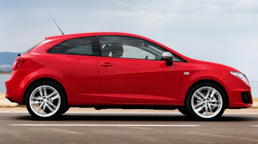 SEAT Ibiza FR TDI side action