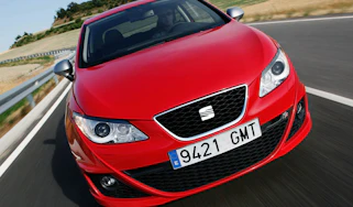 SEAT Ibiza FR TDI front action