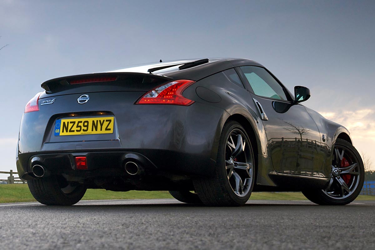 Nissan 370Z Black rear